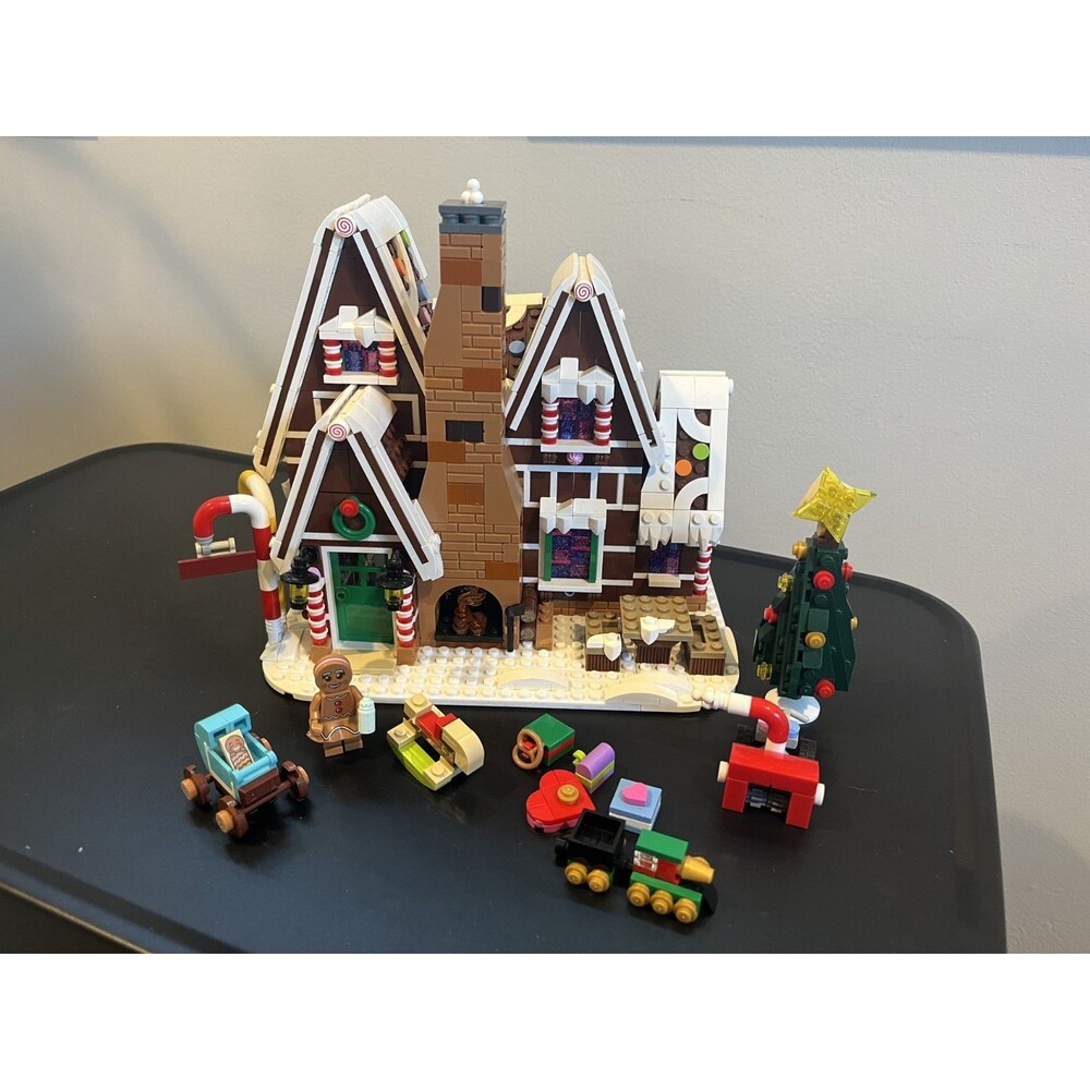 Pre-Owned LEGO Gingerbread House (10267)